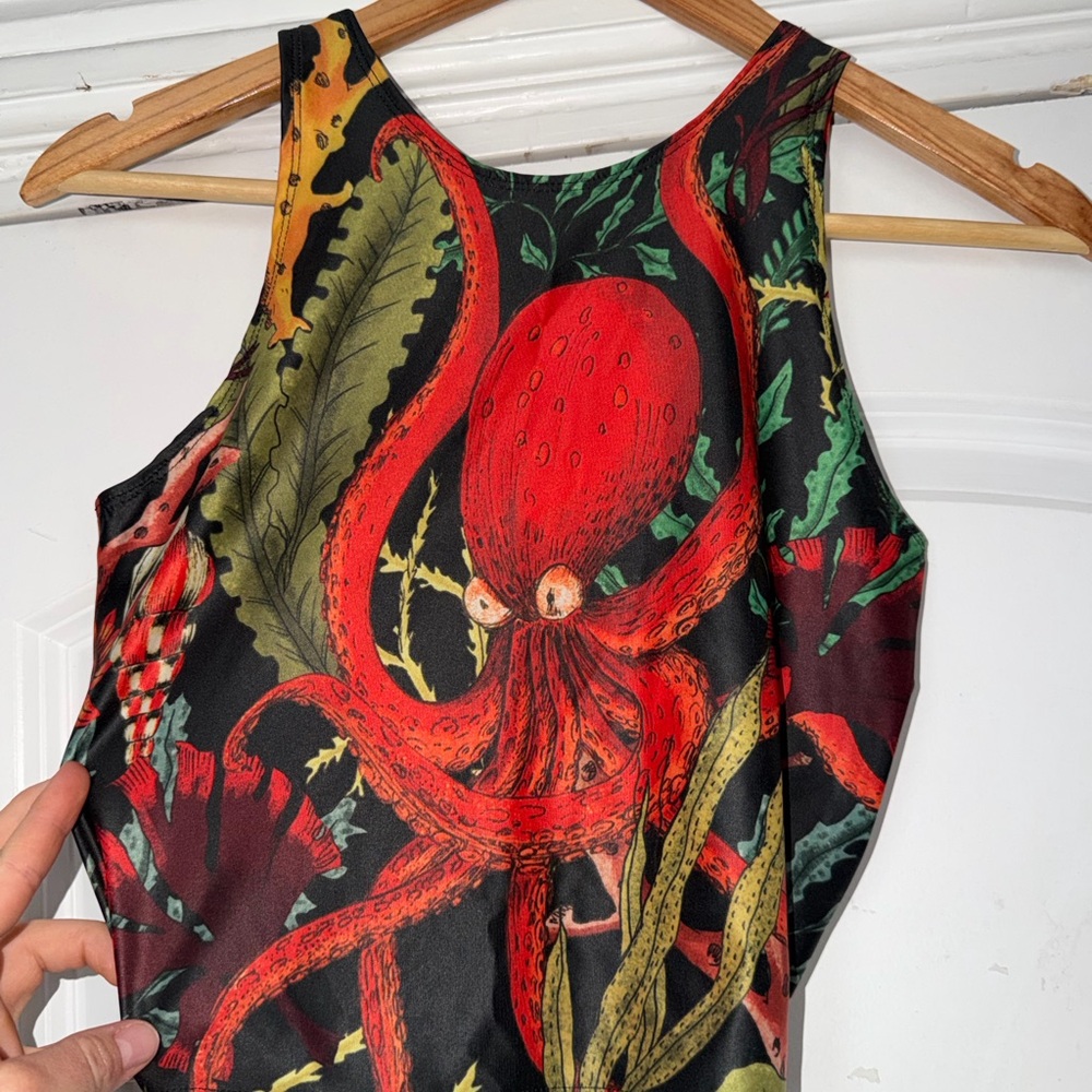 Octopus Print Black & Red yoga shirt